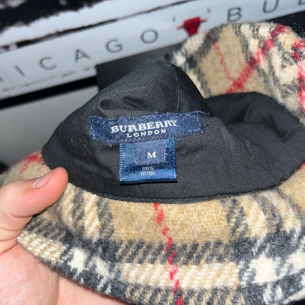Burberry Nova Check Print 100% Wool Bucket Hat - Picture 4 of 4